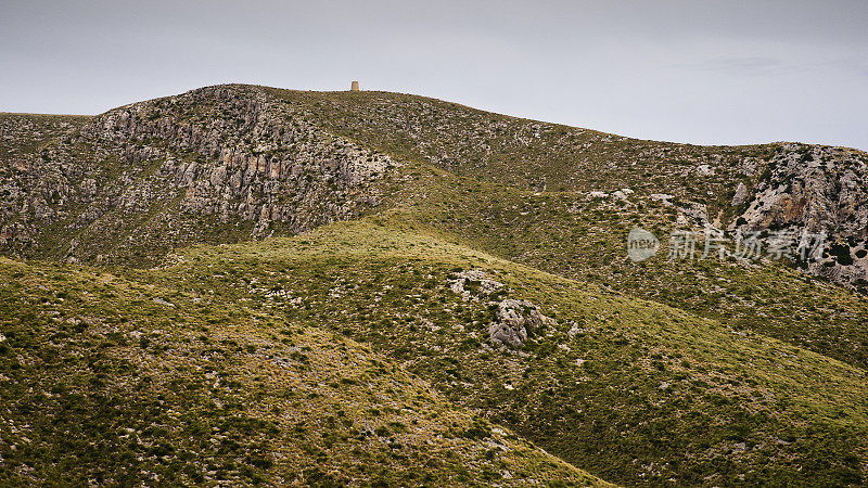 马略卡岛Serres de levant稀疏的山地景观